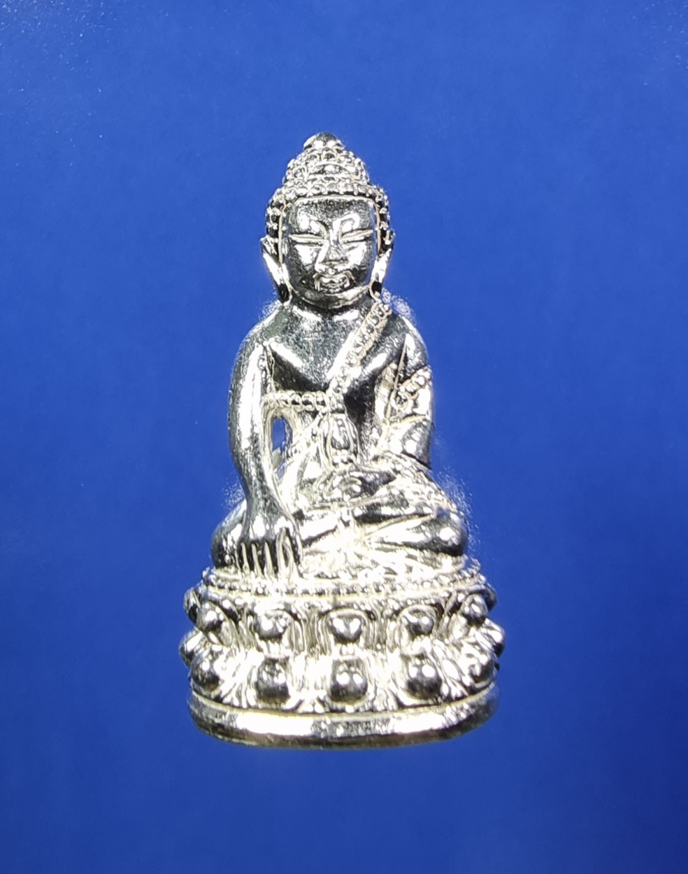 พระกริ่งมหาราช หลวงปู่ชัช วัดบ้านปูน เนื้อเงิน ก้นเงิน