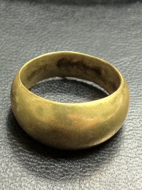 #22  แหวนปลอกมีดหลวงปู่ดู่ วัดสะแก ปี พ.ศ. 2532 เนื้อทองผสม โค๊ดจม