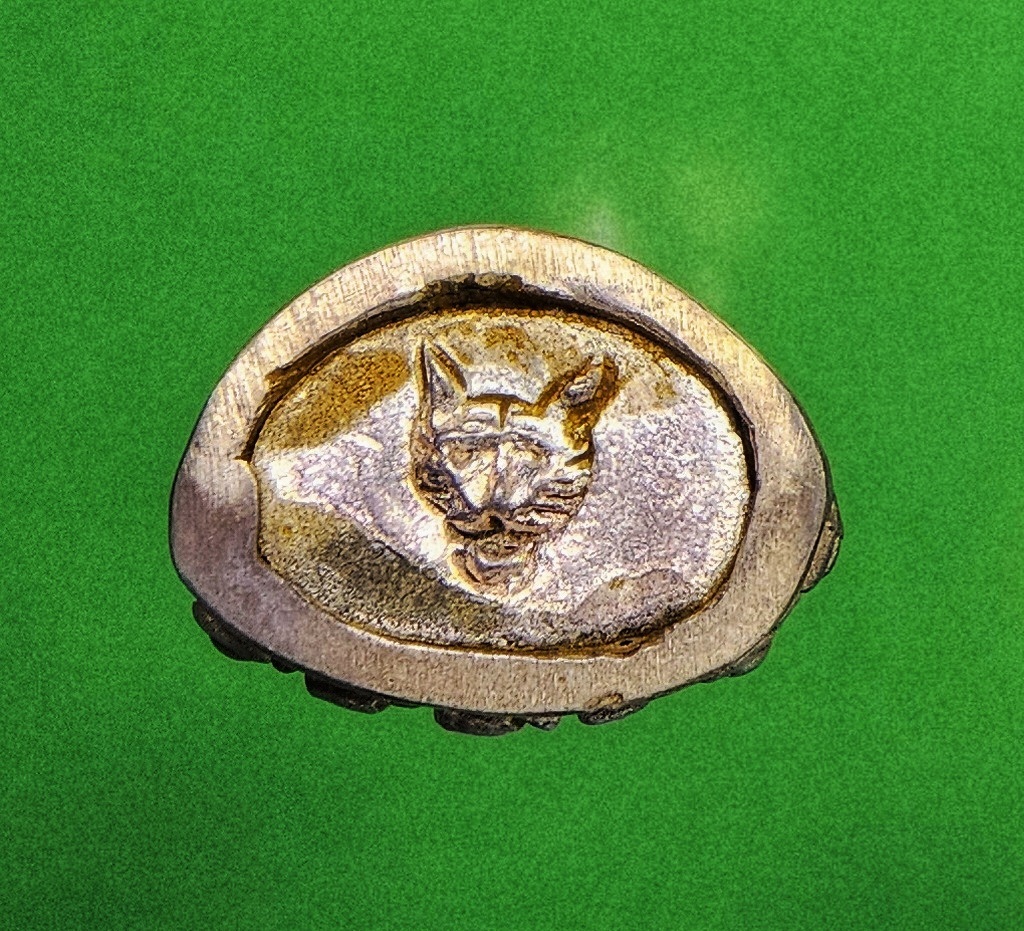 พระกริ่งอโนมา หลวงพ่อมนัส วัดอ่าวใหญ่ เนื้อเงิน