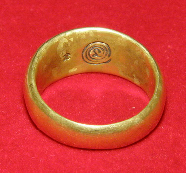 #05 แหวนปลอกมีดหลวงปู่ดู่ วัดสะแก ปี พ.ศ. 2532 เนื้อทองผสม โค๊ตจม