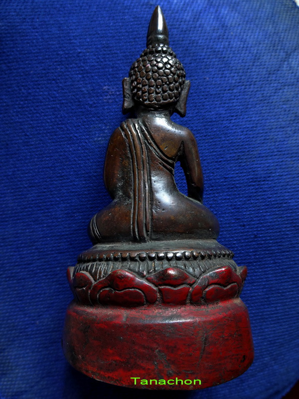 สิงห์สาม พระบูชายุคเชียงแสน เนื้อสัมฤทธิ์ หน้าตัก 2 นิ้ว