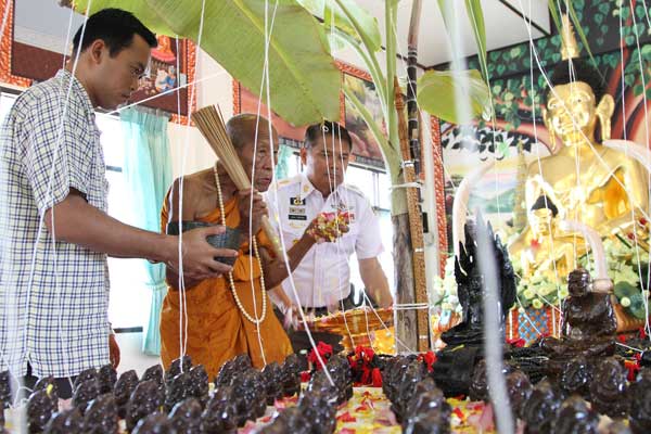 พระพิฆเนศบูชาเนื้อผสมเหล็กไหลกับเหล็กน้ำพี้หลวงปู่คำบุ วัดกุดชมภู อุบลราชธานี สูง 3 นิ้ว