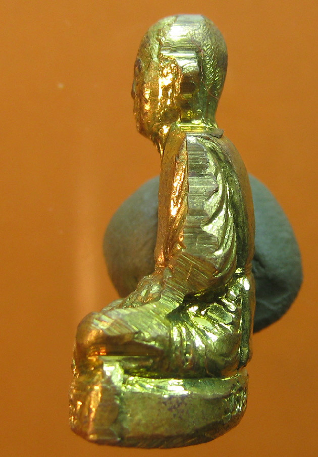  พระรูปเหมือนปั๊มรุ่นแรก เนื้อทองฝาบาตร หลวงพ่อคูณ วัดบ้านไร่ รุ่นเทพประทานพร ปี2536 