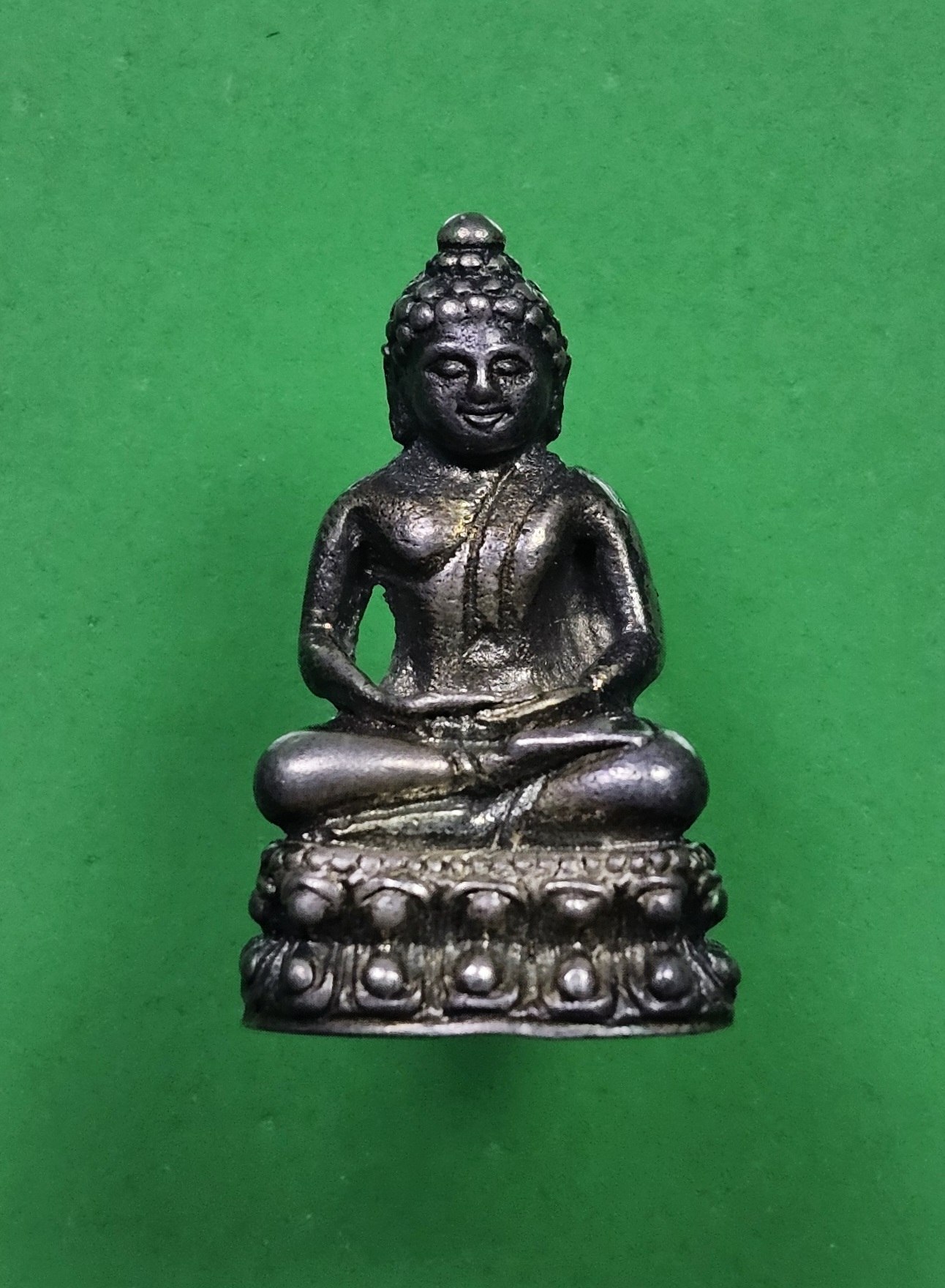 พระชัยวัฒน์ 99 หลวงปู่ทองดำ วัดท่าทอง เนื้อเงิน