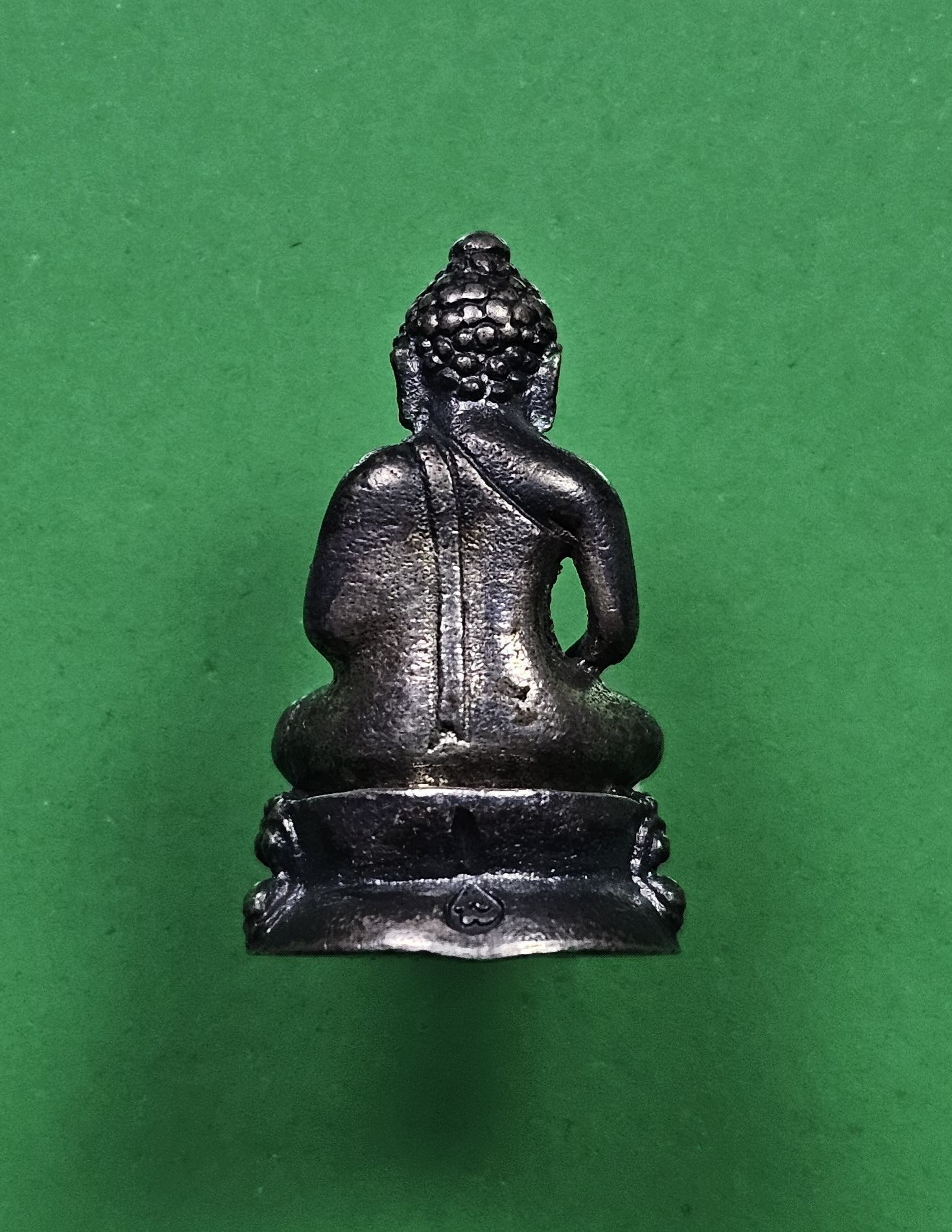 พระชัยวัฒน์ 99 หลวงปู่ทองดำ วัดท่าทอง เนื้อเงิน