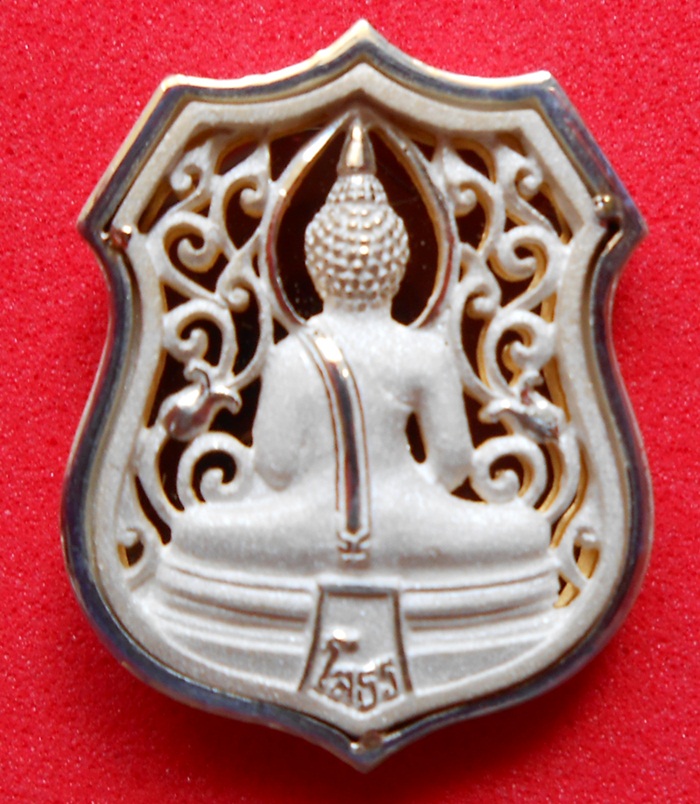 หลวงพ่อโสธรเงินแท้ขัดเงาพ่นทราย รุ่นทูลเกล้า ปี44 (พิมพ์เล็ก)