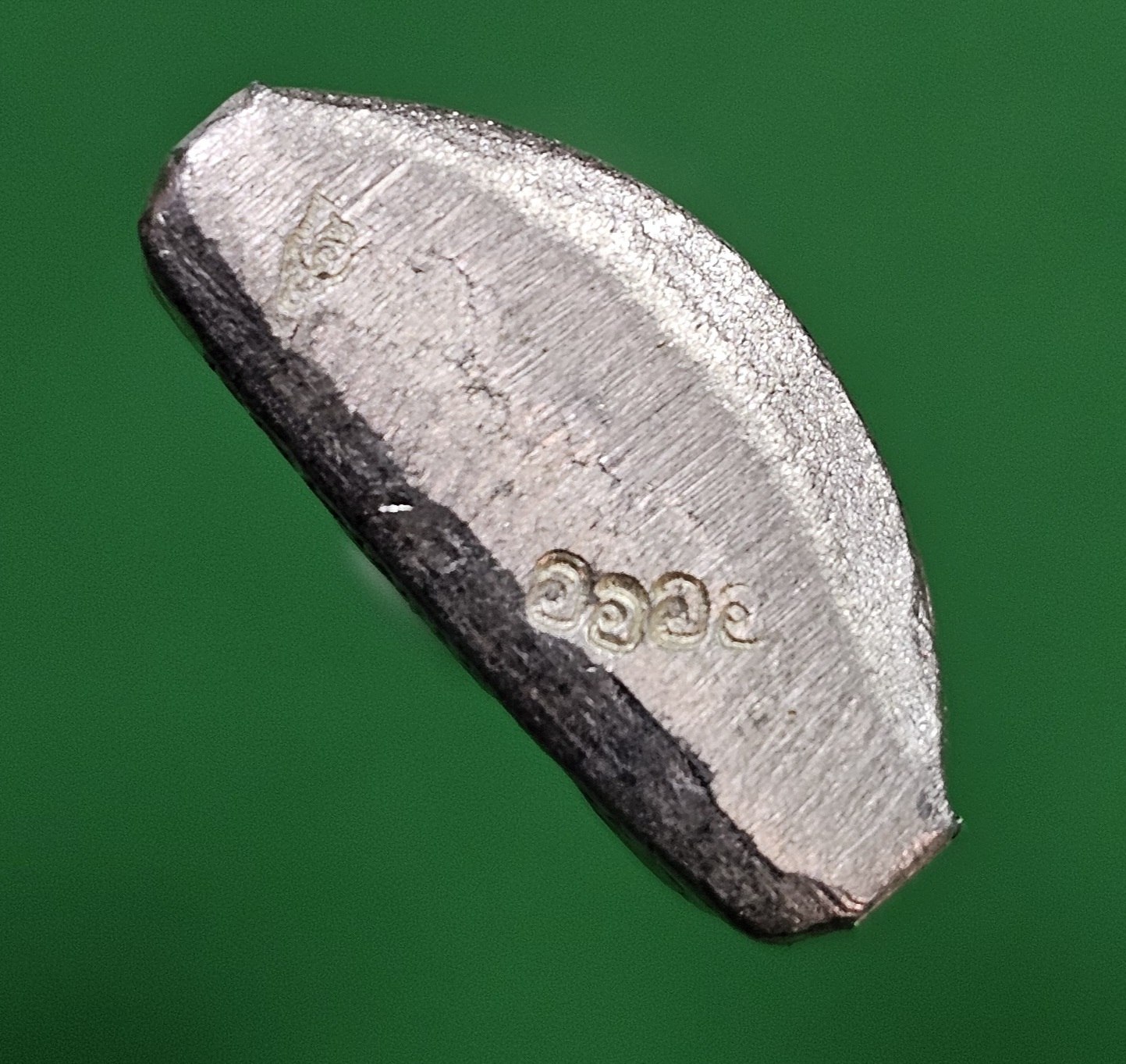 รูปเหมือนปั้ม รุ่นก้นระฆัง เนื้อเงิน บล๊อคหลวงพ่อลออ